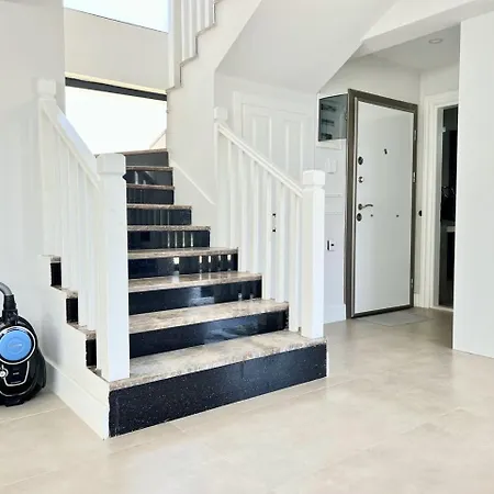 Nest Largely Designed Private With Pool & Garden In Ξενοδοχείο 4*