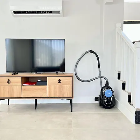 Ξενοδοχείο Nest Largely Designed Private With Pool & Garden In 4*